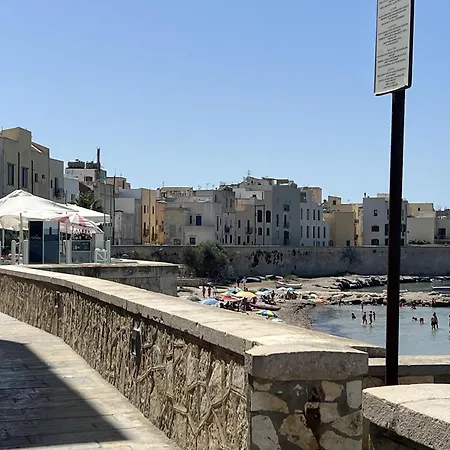 Tranquil In Historical Centre Apartment Trapani